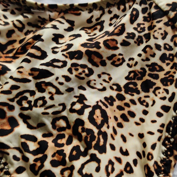 Leopard Print T-string Thong Panties - Picture 5 of 8